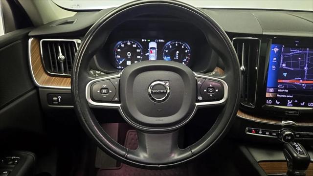 2021 Volvo XC60 T6 Momentum