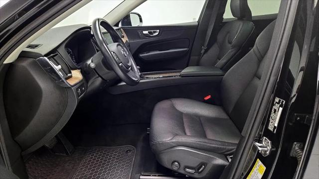 2021 Volvo XC60 T6 Momentum