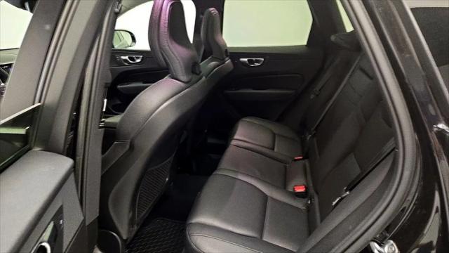 2021 Volvo XC60 T6 Momentum