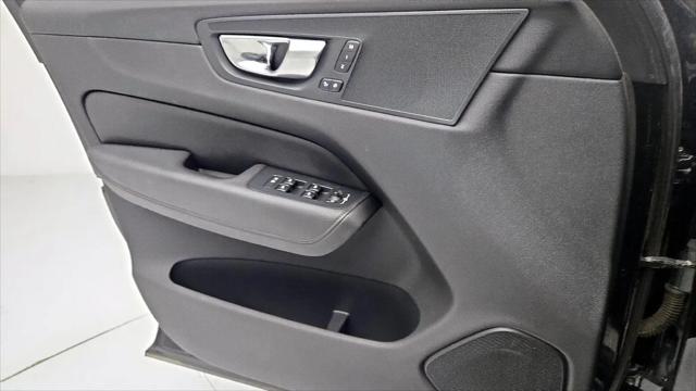 2021 Volvo XC60 T6 Momentum