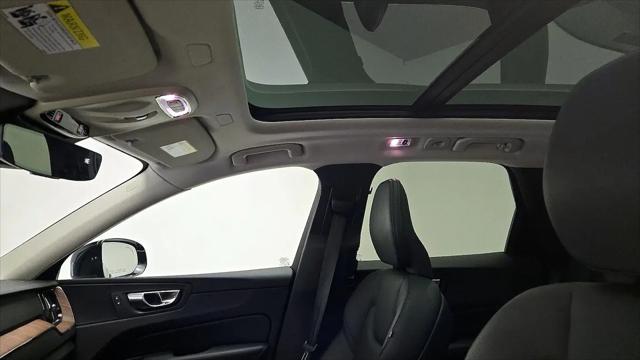 2021 Volvo XC60 T6 Momentum