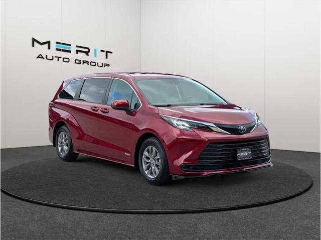 2021 Toyota Sienna LE for sale in Jacksonville, FL