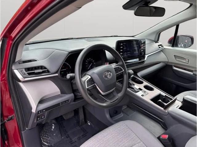 2021 Toyota Sienna LE