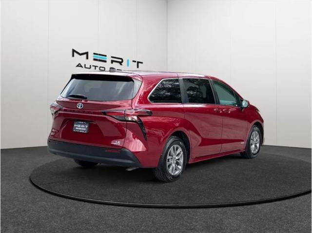 2021 Toyota Sienna LE