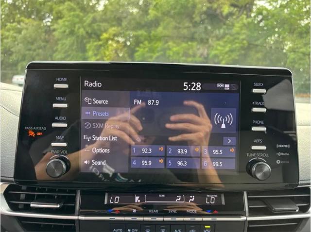 2021 Toyota Sienna LE