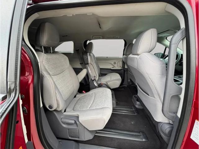 2021 Toyota Sienna LE