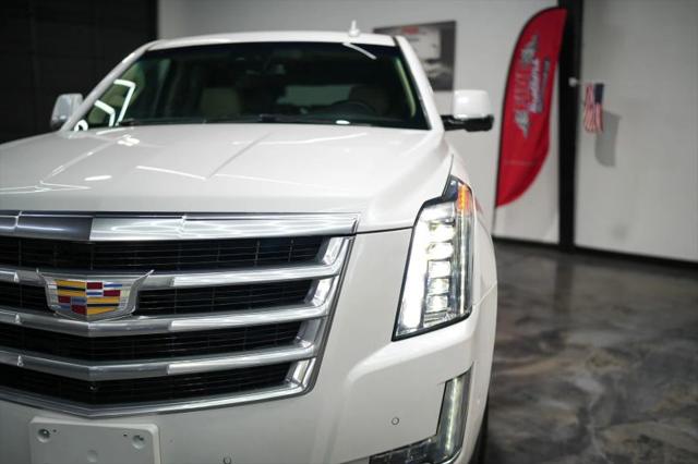 2018 Cadillac Escalade Luxury