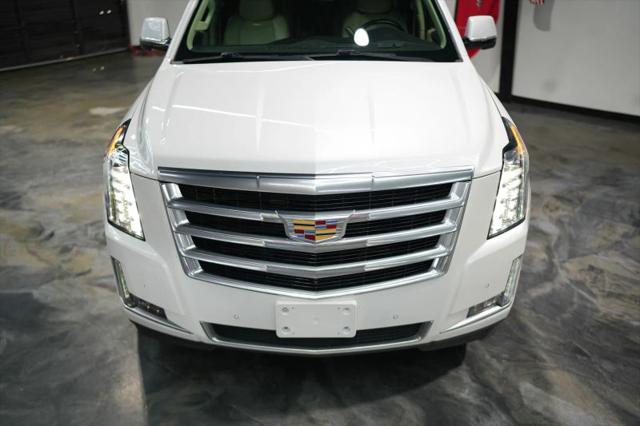 2018 Cadillac Escalade Luxury
