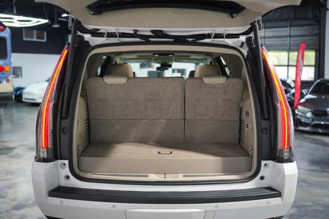 2018 Cadillac Escalade Luxury