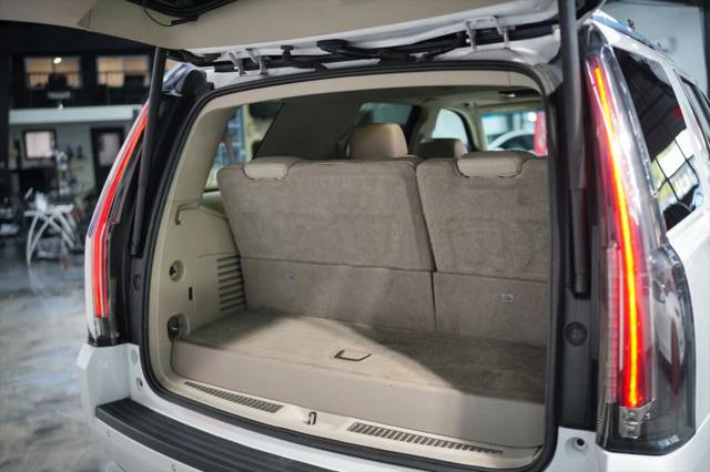 2018 Cadillac Escalade Luxury