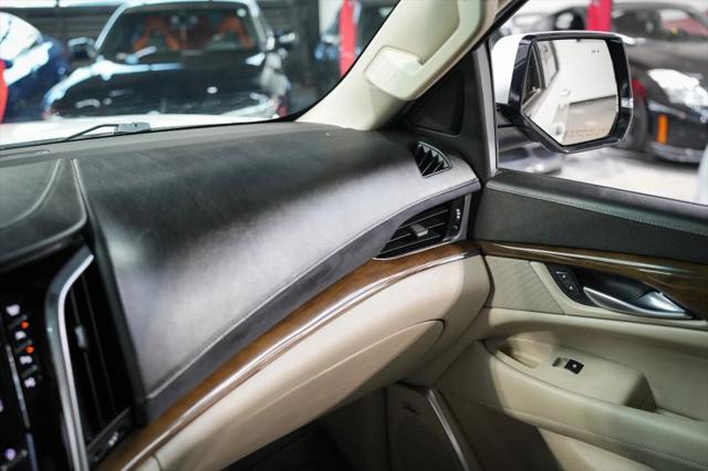 2018 Cadillac Escalade Luxury