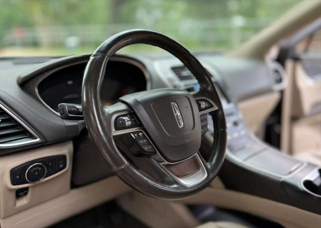 2019 Lincoln Nautilus Select