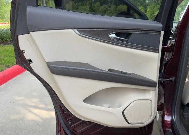 2019 Lincoln Nautilus Select