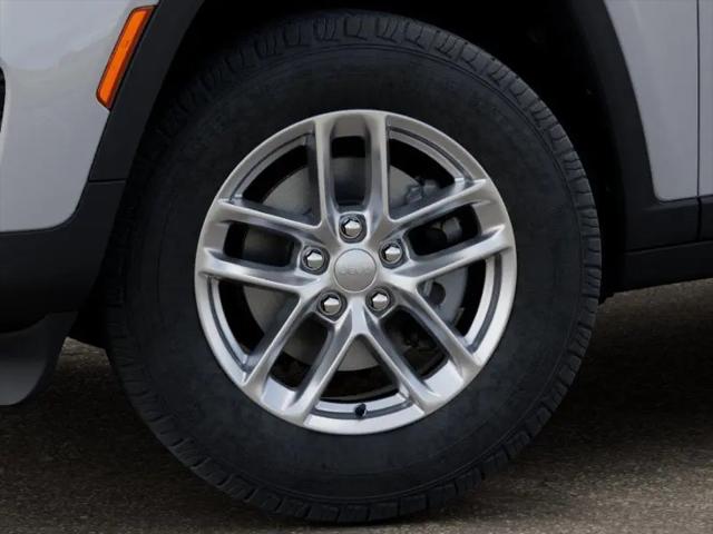 2026 Jeep Grand Cherokee Laredo 4x2