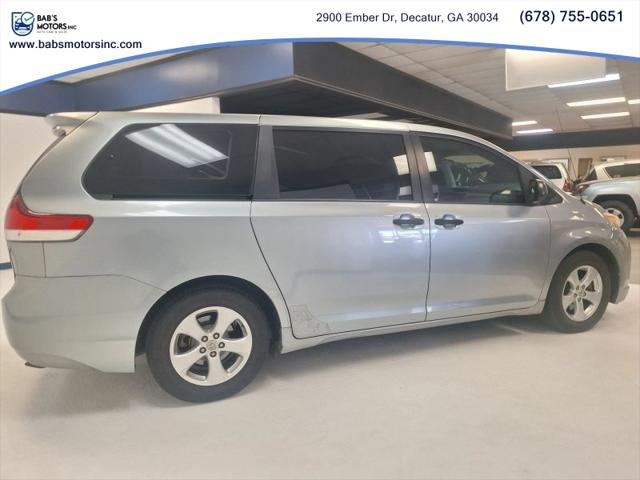 2012 Toyota Sienna LE V6 8 Passenger