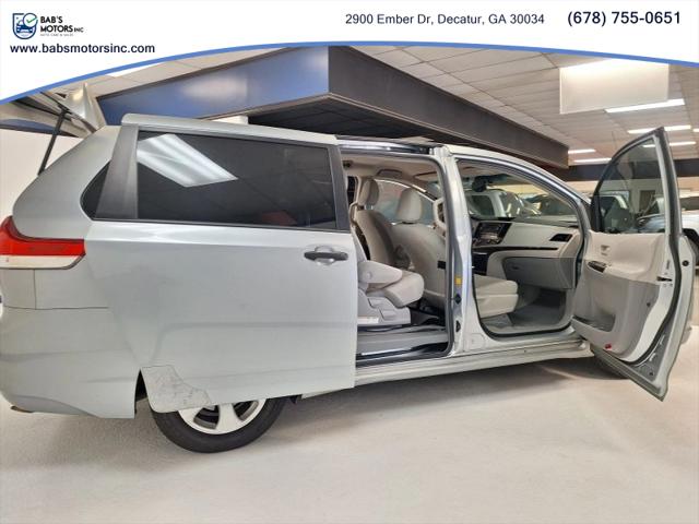 2012 Toyota Sienna LE V6 8 Passenger