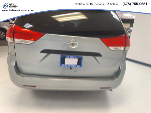 2012 Toyota Sienna LE V6 8 Passenger