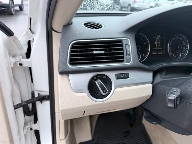 2013 Volkswagen Passat 2.5L SE