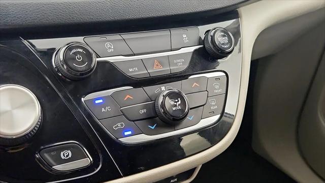 2020 Chrysler Voyager LXI