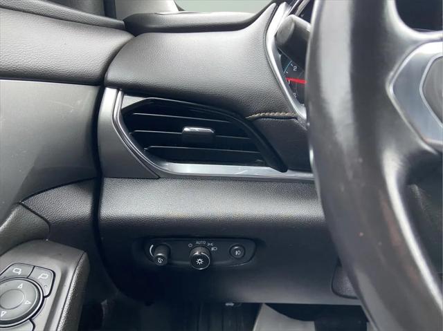2020 Chevrolet Traverse AWD LT Cloth