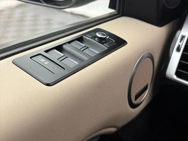 2020 Land Rover Discovery Landmark Edition