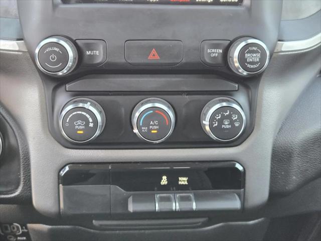2020 Ram 1500 Big Horn Crew Cab 4x4 5'7" Box