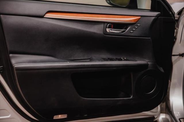 2013 Lexus ES 300h 300h