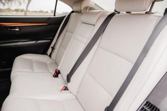 2013 Lexus ES 300h 300h