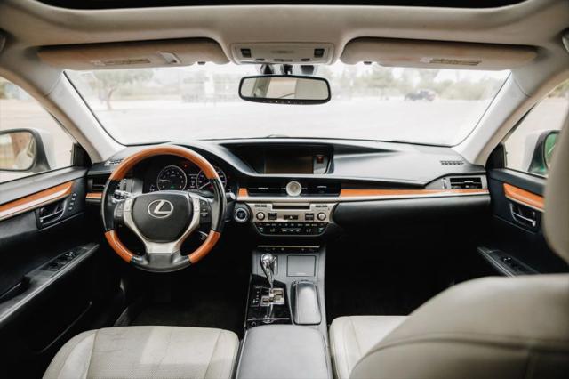 2013 Lexus ES 300h 300h