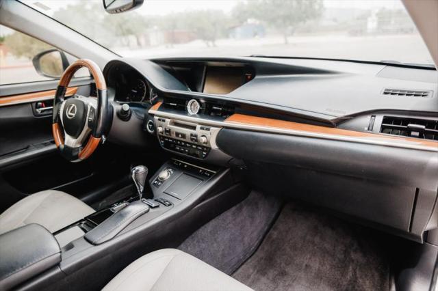 2013 Lexus ES 300h 300h