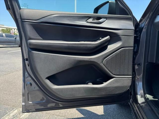 2024 Jeep Grand Cherokee L Laredo 4x2