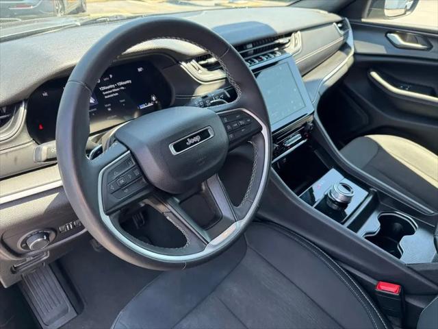 2024 Jeep Grand Cherokee L Laredo 4x2