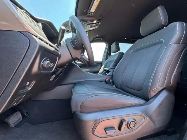 2024 Jeep Grand Cherokee L Laredo 4x2