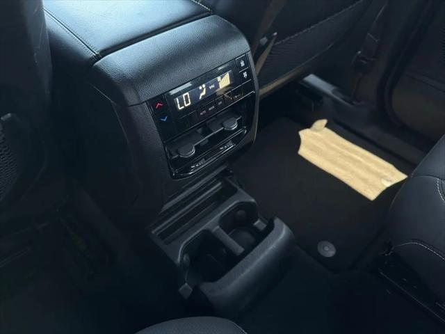 2024 Jeep Grand Cherokee L Laredo 4x2