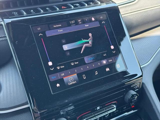 2024 Jeep Grand Cherokee L Laredo 4x2