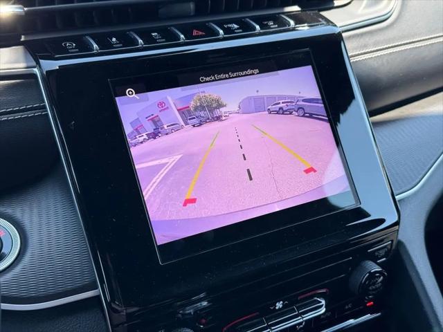 2024 Jeep Grand Cherokee L Laredo 4x2