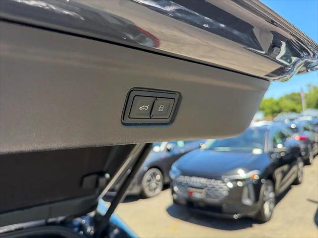 2027 Audi e-tron Sportback Premium quattro