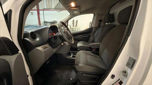 2017 Nissan NV200 SV