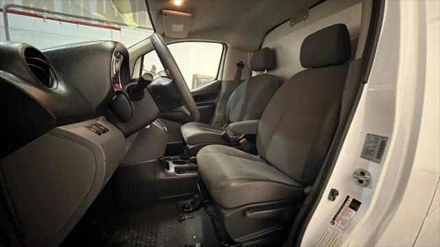 2017 Nissan NV200 SV