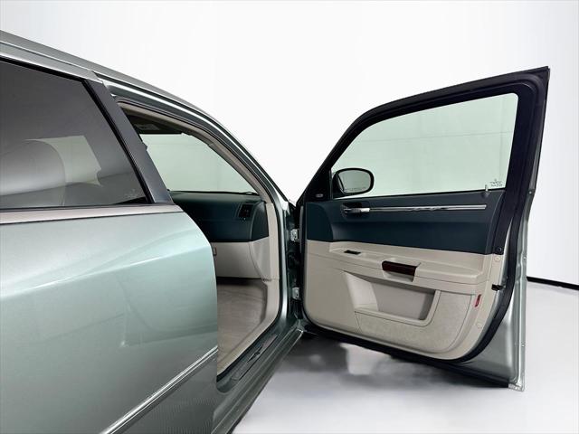 2005 Chrysler 300 4dr Sdn 300C *Ltd Avail*