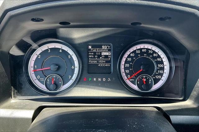 2024 Ram 1500 Classic Warlock Crew Cab 4x4 5'7" Box
