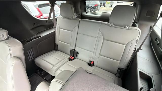 2023 GMC Yukon XL 4WD SLT