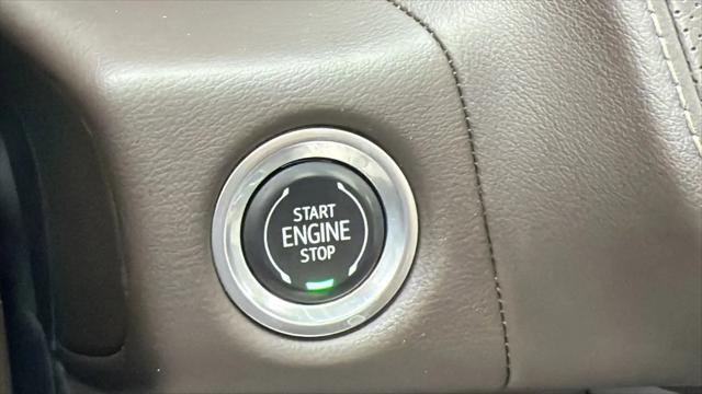 2023 GMC Yukon XL 4WD SLT