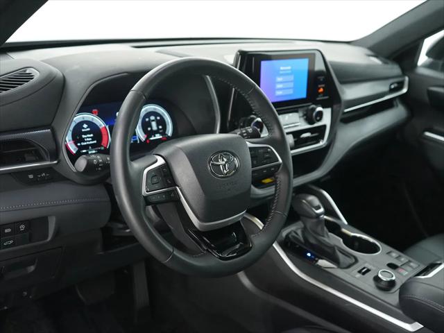 2025 Toyota Highlander XSE