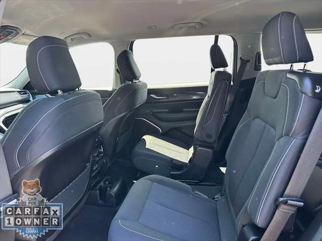2022 Jeep Grand Cherokee L Laredo 4x4