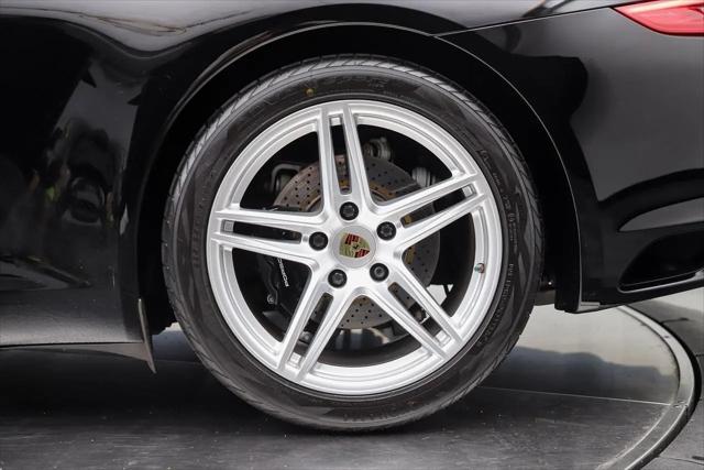 2018 Porsche 911 Carrera