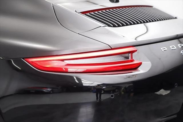 2018 Porsche 911 Carrera