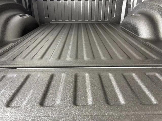 2026 Ram 1500 Express Crew Cab 4x4 57 Box