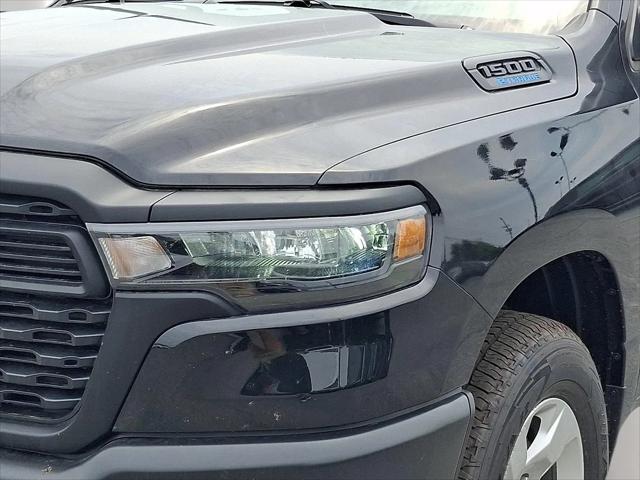 2026 Ram 1500 Tradesman Crew Cab 4x4 57 Box