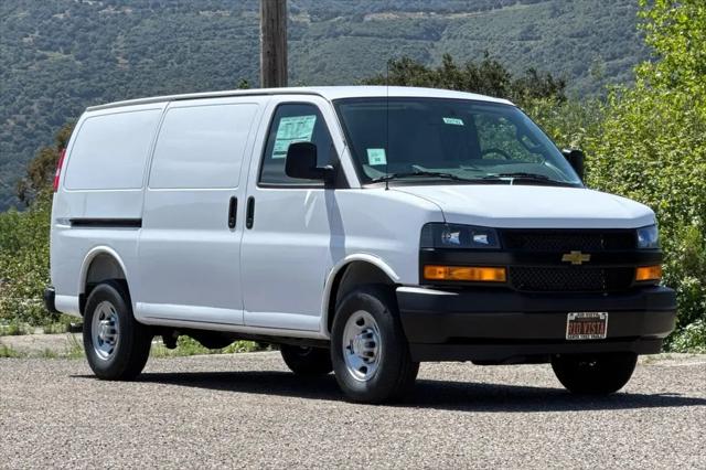 2026 Chevrolet Express Cargo Van 2500 Regular Wheelbase, WT, RWD
